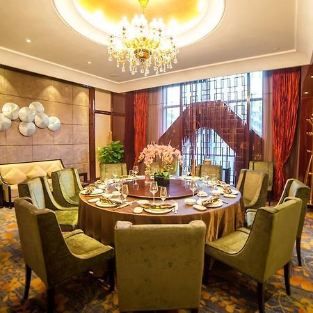 Longyatt Hotel Foshan Exteriör bild